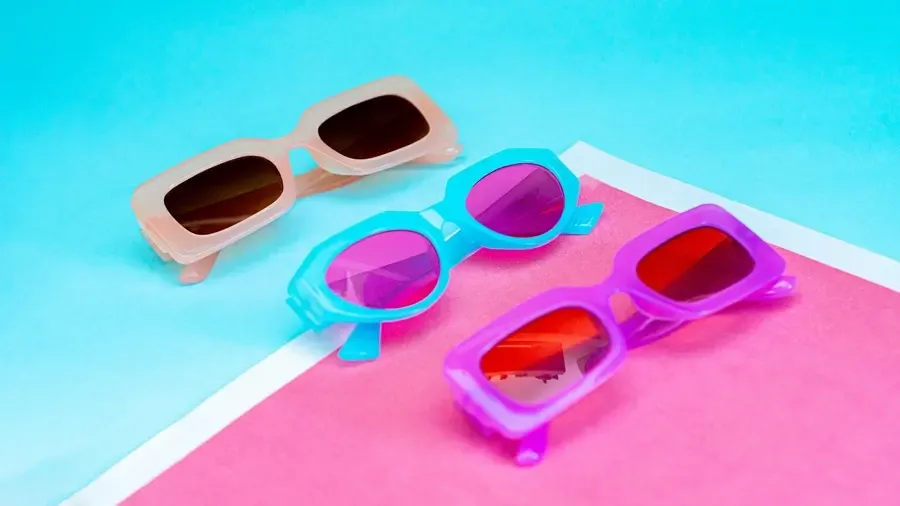 lunettes de soleil colorées