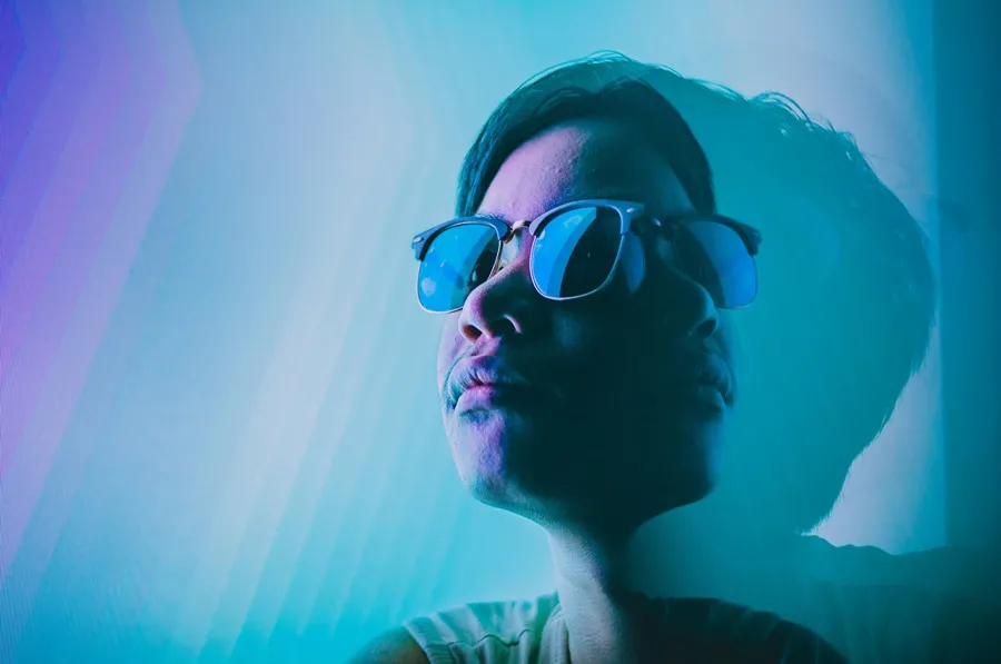 Peut-on porter des lunettes anti-lumière bleue tout le temps